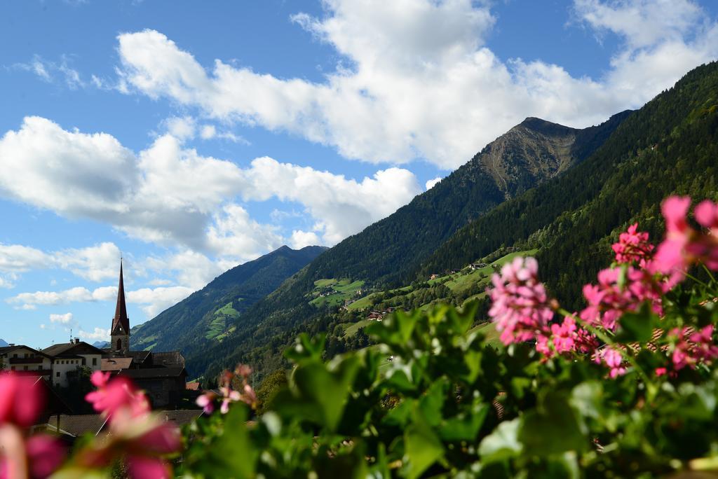Pension Felseneck San Leonardo in Passiria Exteriér fotografie